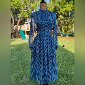 Beautiful maxi dress size S in excellent condition like new